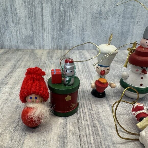 Vtg German Wooden Christmas Ornament Set Erzgebirge Style Santa Balloon Sleigh - Picture 6 of 10